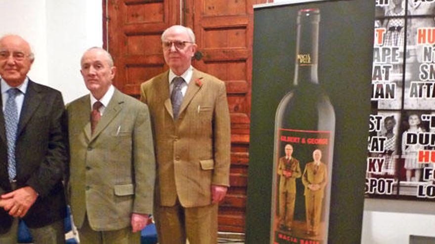 Sebastià Rubí y Gilbert&amp;George, en el Casal Solleric.