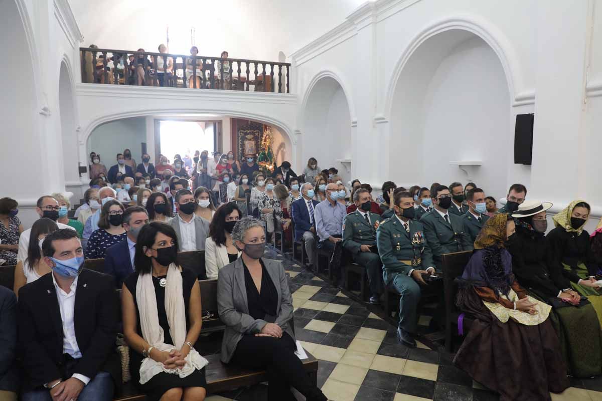 Misa, procesión y 'ball pagès' en el Pilar de la Mola