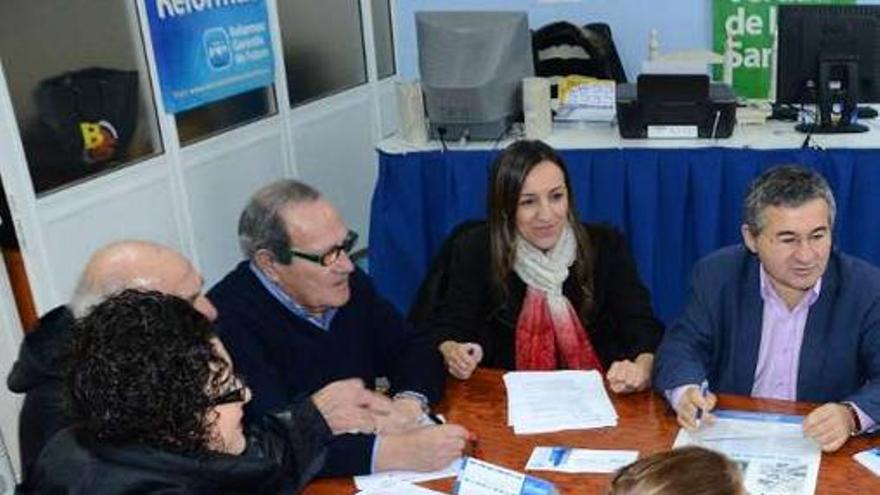 El alcalde y presidente local, José Fervenza, en la sede del PP.