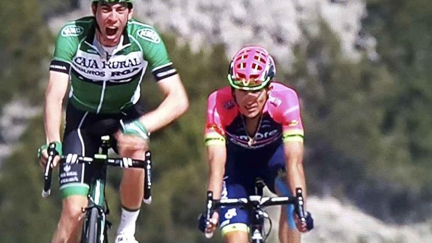 Jaime Rosón entrando en la meta por delante del polaco Niemiec (Lampre).