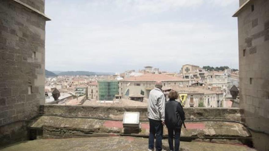 Un moment de la visita a les cobertes de la Seu