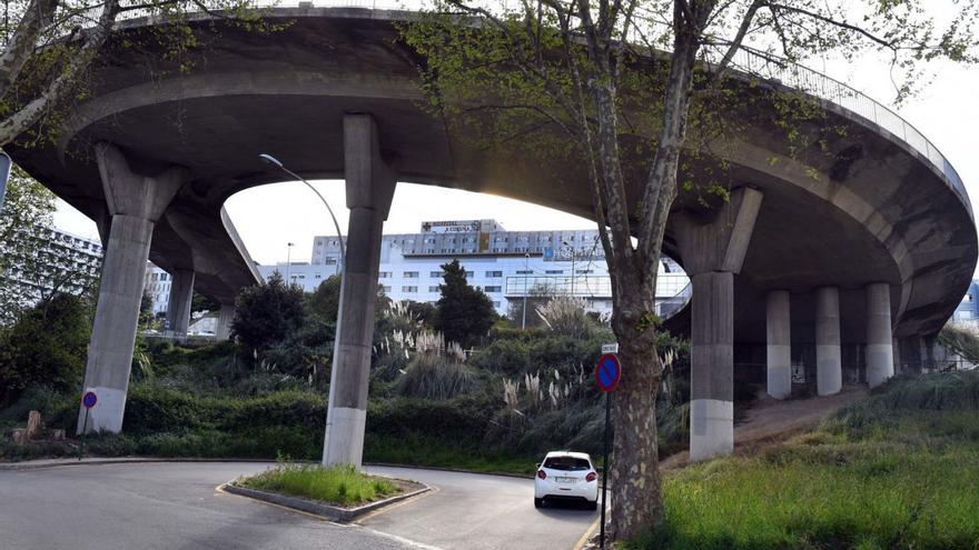 La Xunta estima que al paso elevado de A Pasaxe al hospital solo le quedan diez años de vida útil