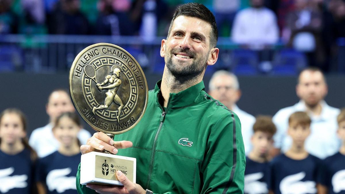 DJokovic con el título de Atenas