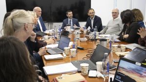 El ministro Pablo Bustinduy en la reunión de Organización Europea de Consumidores.