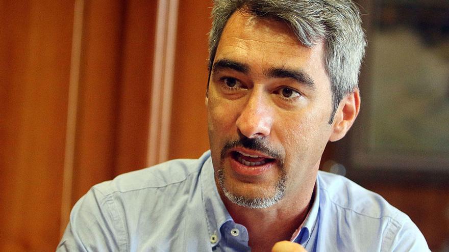 El secretario general y alcalde de Benalmádena, Víctor Navas.