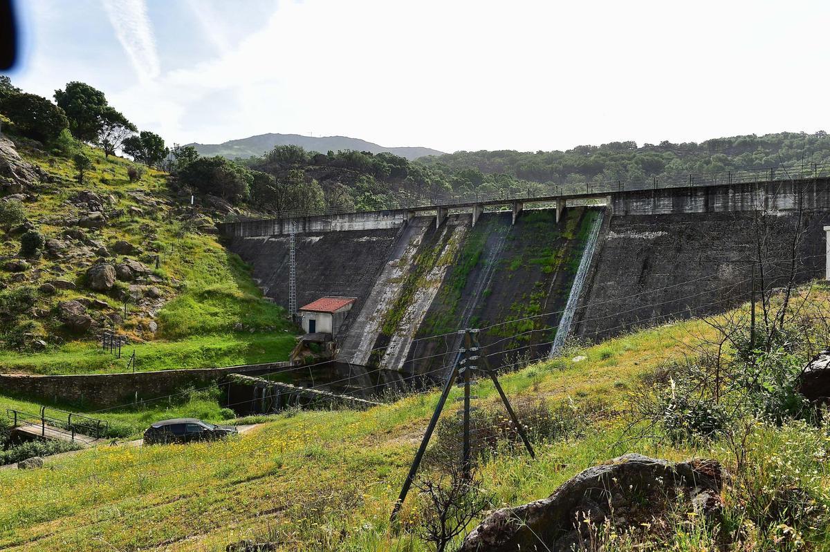 Fotogalería | Imágenes de la presa que abastece a Villar y Oliva de Plasencia