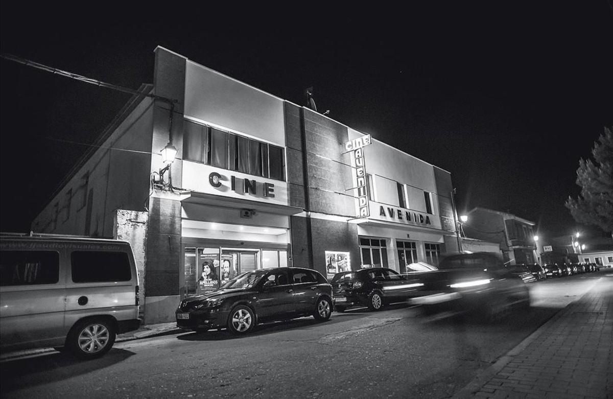 imunoz33451244 fachada del cine avenida  en pedrajas de san esteb160407192822