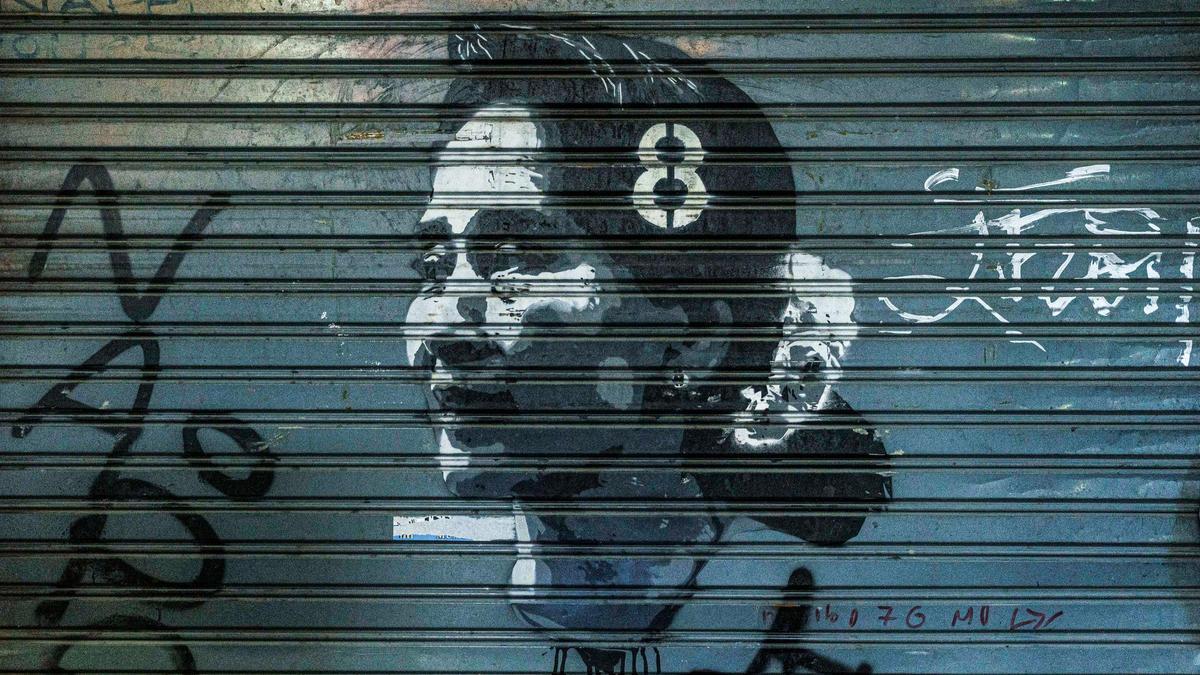 Mural de la antigua &#039;líder de facto&#039; de Birmania Aung San Suu Kyi en Bangkok, Tailandia.