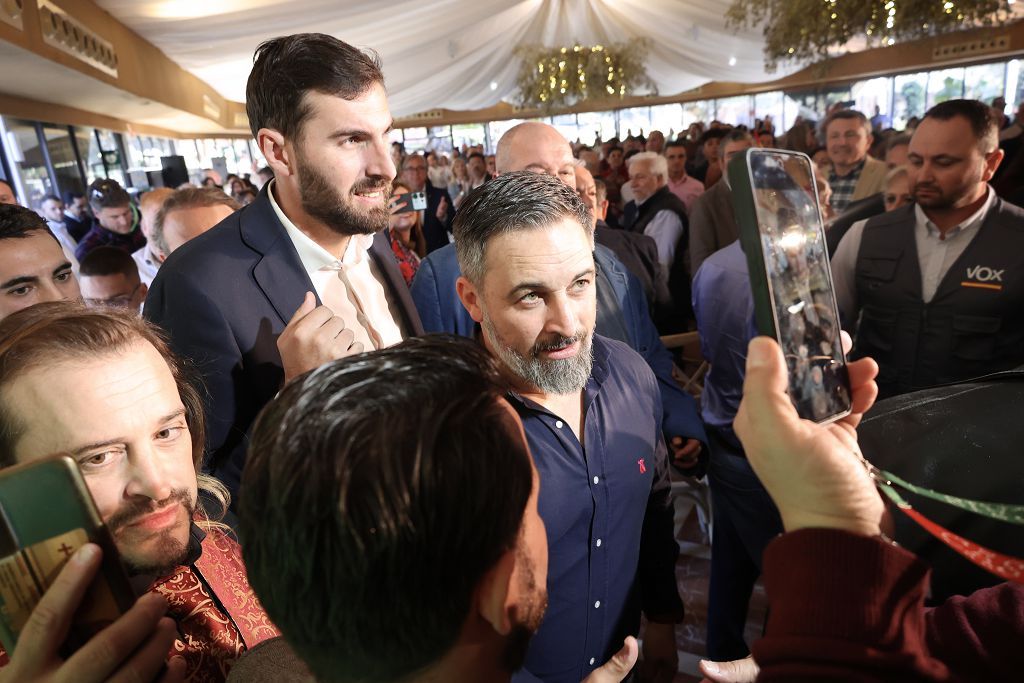 Todas las imágenes de la visita de Santiago Abascal en Murcia este domingo
