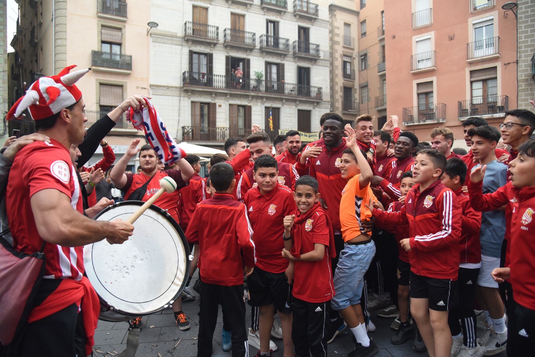 Festa a la plaça Major per celebrar l'ascens del CE Manresa