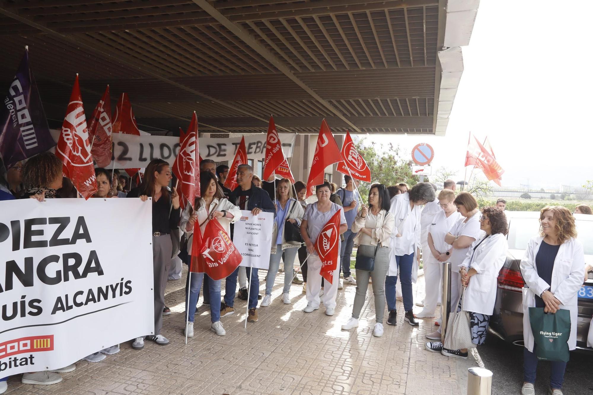 Las limpiadoras del Lluís Alcanyís denuncian el deterioro del servicio