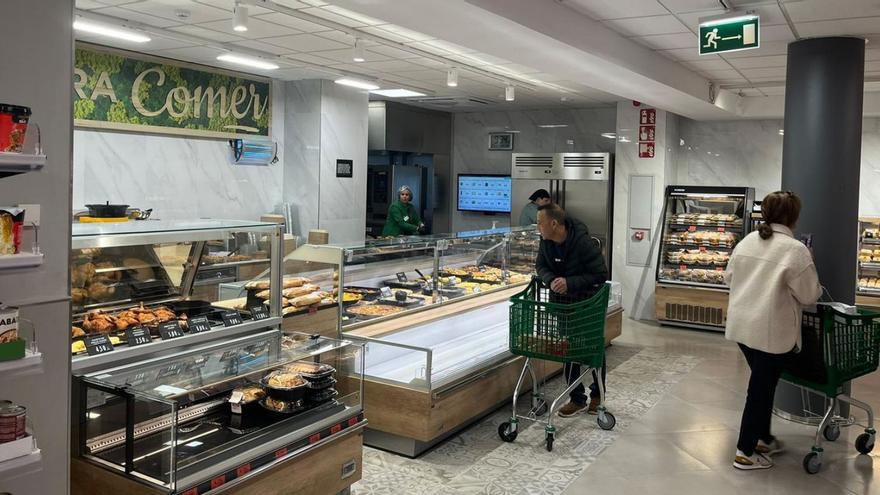 Reabre tras la obra el supermercado del Fontán