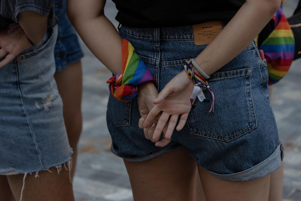 Imágenes de la protesta contra la LGTBI fobia en Cartagena