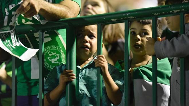 Chapecó homenajeó a los suyos con el corazón roto