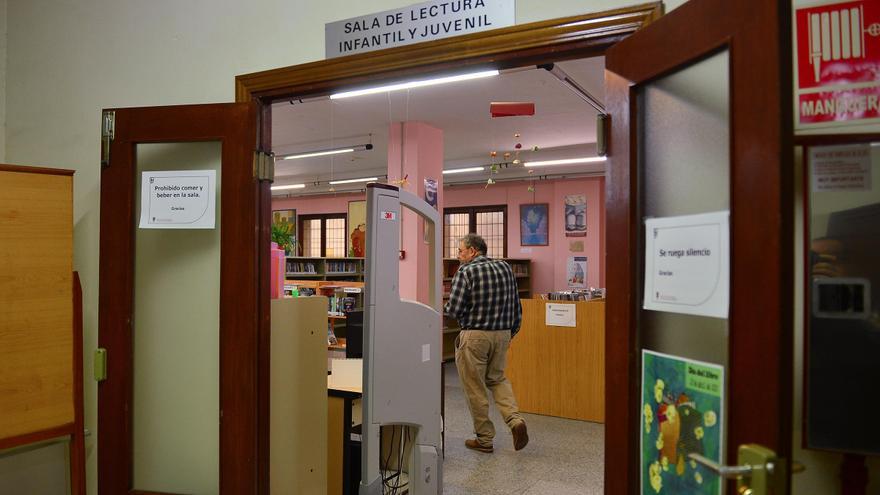 Reabre la sección infantil de la biblioteca municipal de Plasencia