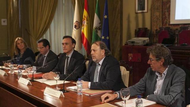 La UCO colaborará con los colegios profesionales en la formación permanente de sus asociados