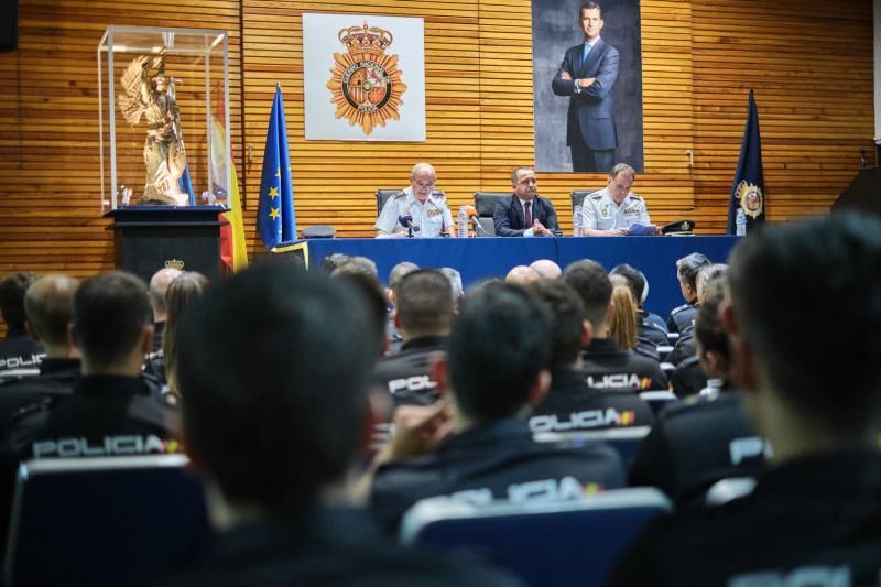 Presentación de policías nacionales en prácticas