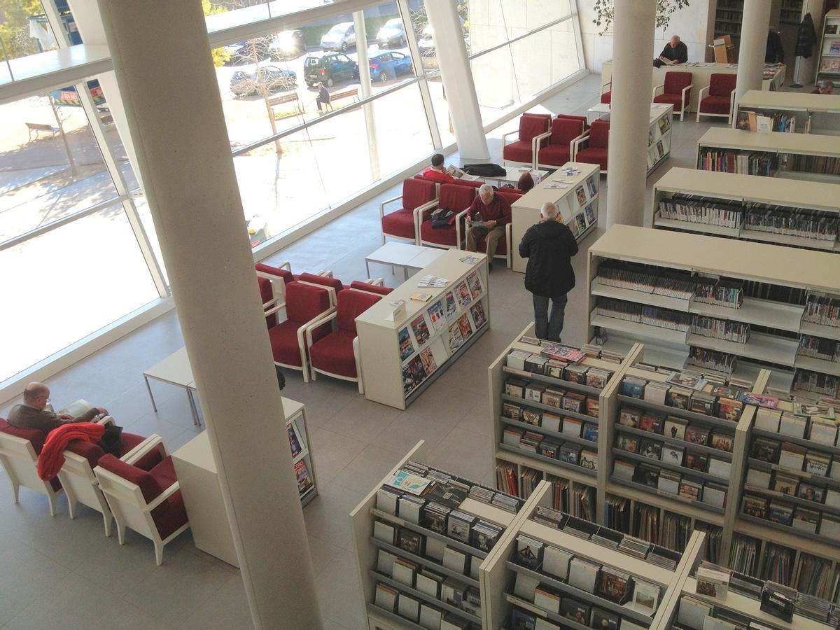 L'interior de la biblioteca comarca de Blanes, en una foto d'arxiu.