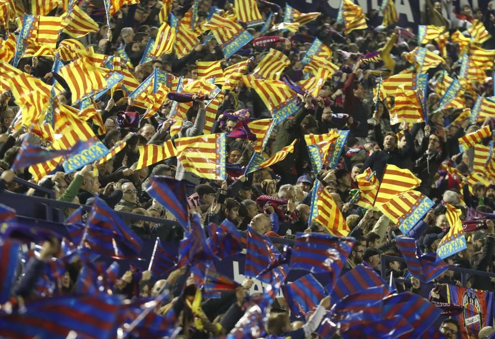 Las mejores imágenes del derbi Levante UD - Valencia CF