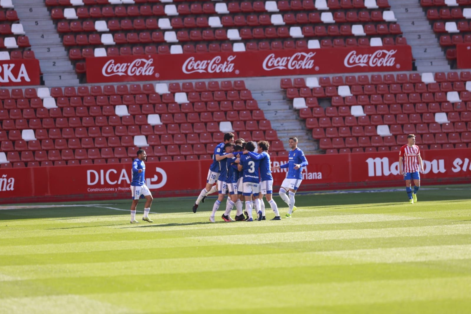 En imágenes: el derbi entre el Sporting y el Real Oviedo