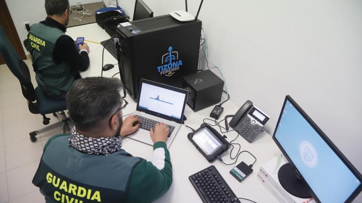 Agentes del Edite de la Comandancia de Córdoba.