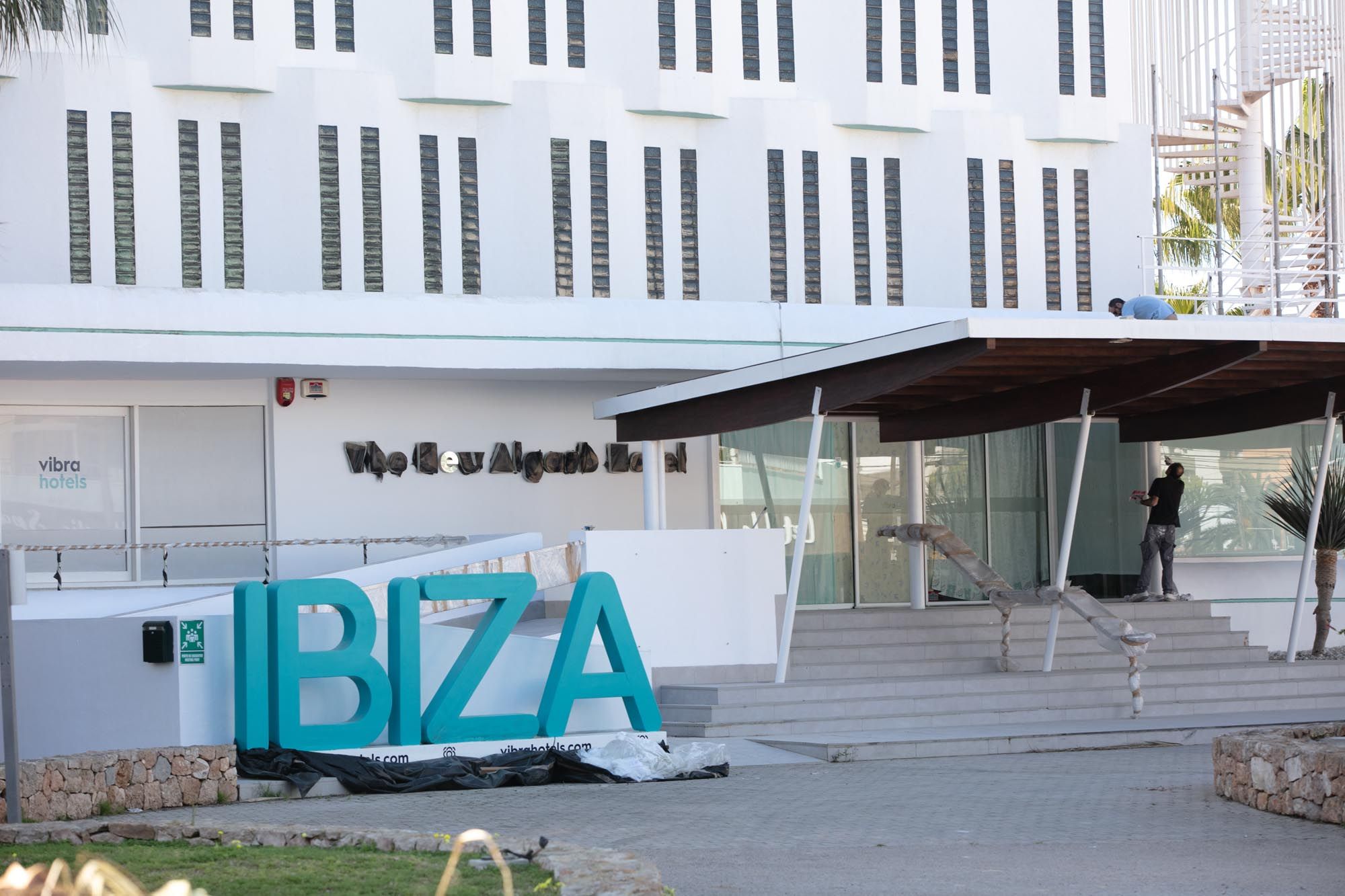 Los negocios de Ibiza se preparan para el inicio de la temporada en Semana Santa
