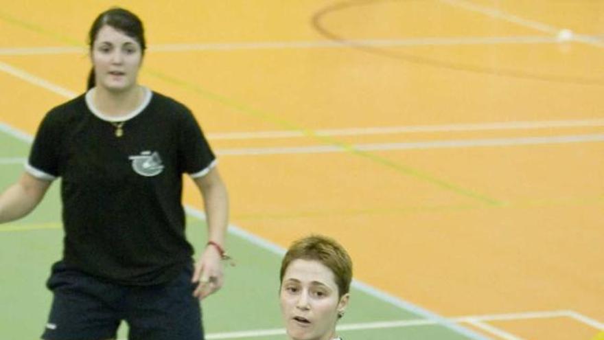 Sandra Chirlaque y Ana Ferrer, del club Bádminton de Xàtiva.