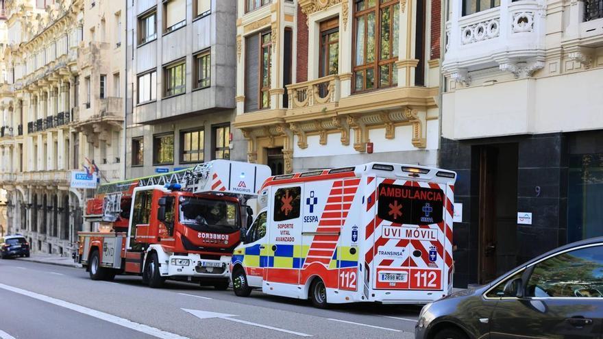 Fallece una mujer de 69 años tras precipitarse desde un edificio al interior de un patio en pleno centro de Oviedo