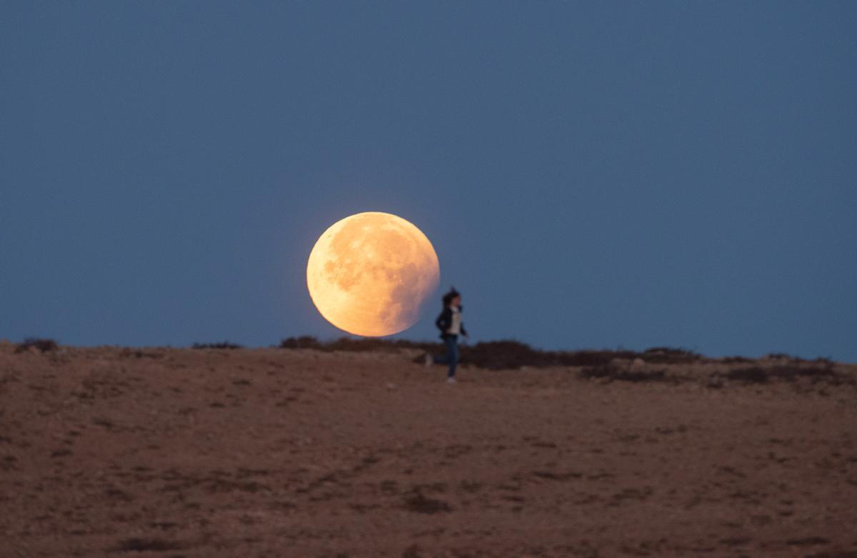 El eclipse lunar desde Fuerteventura.
