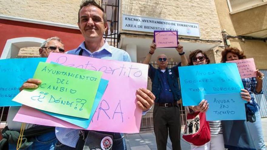 Protesta por la denegación «sistemática» de ayudas