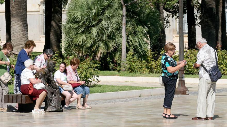 Las agencias piden encarecer en 65 euros los viajes del Imserso a la Región de Murcia y Andalucía