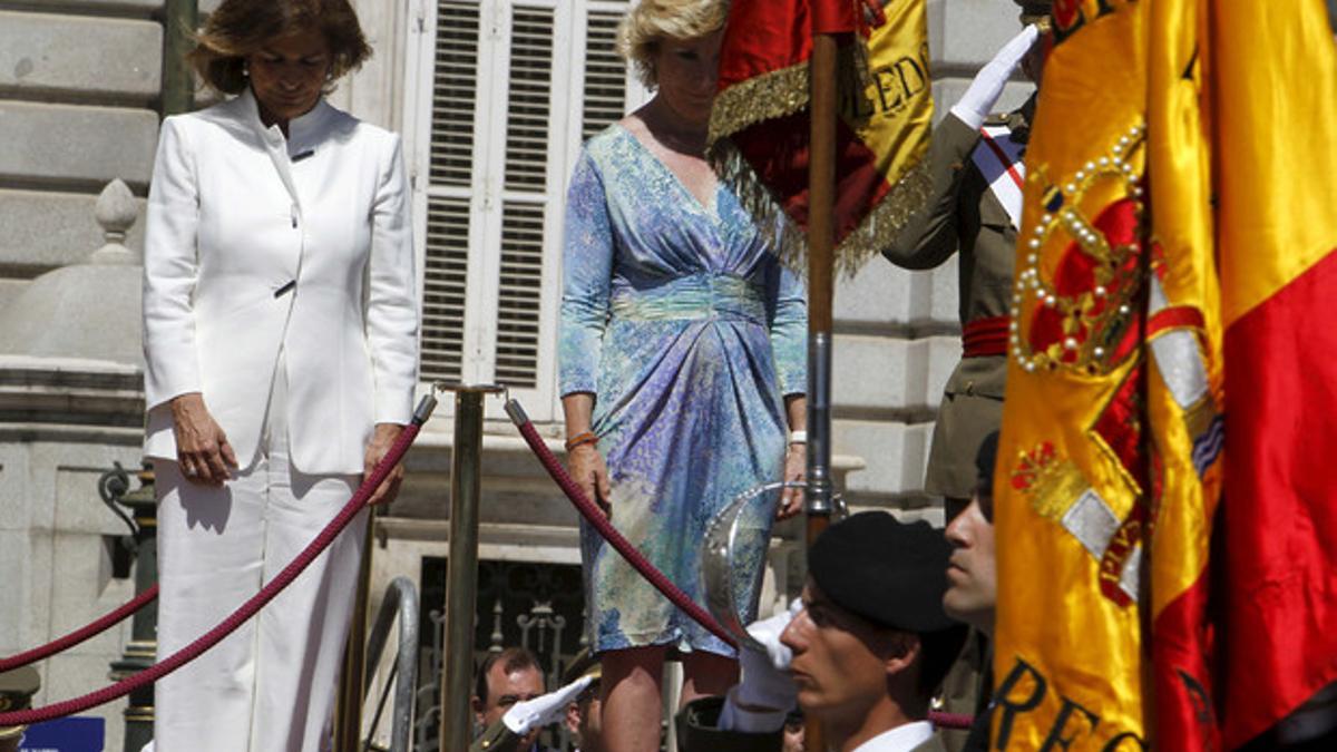 Ana Botella y Esperanza Aguirre, durante el desfile del Ejército.