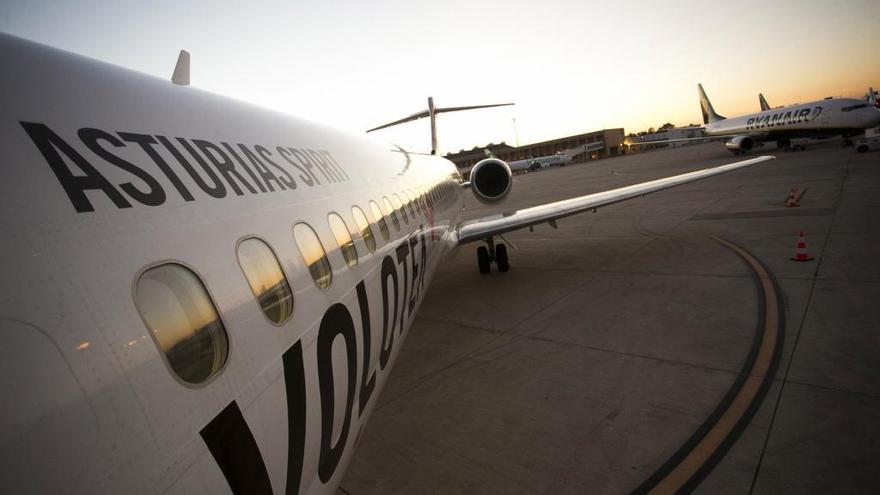Los pasajeros de un vuelo Alicante-Asturias van camino de las 24 horas de retraso