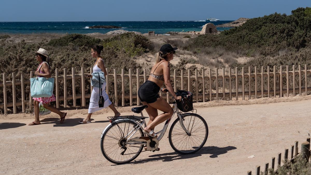 El acceso a ses Illetes es gratuito para peatones y ciclistas