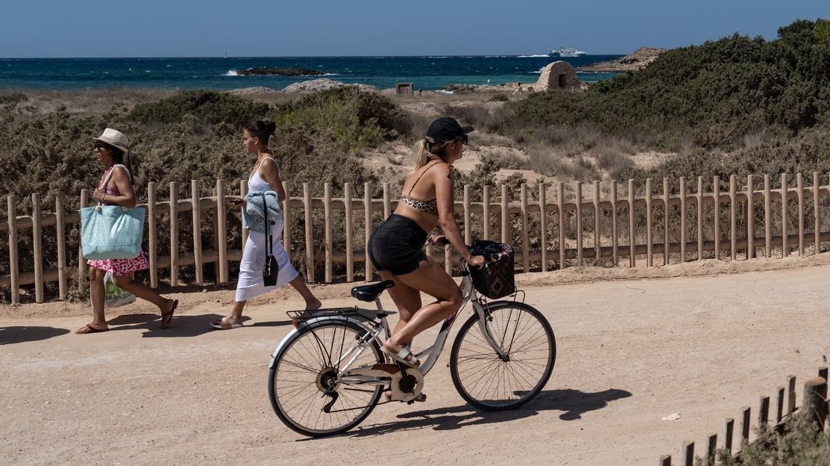 El acceso a ses Illetes es gratuito para peatones y ciclistas