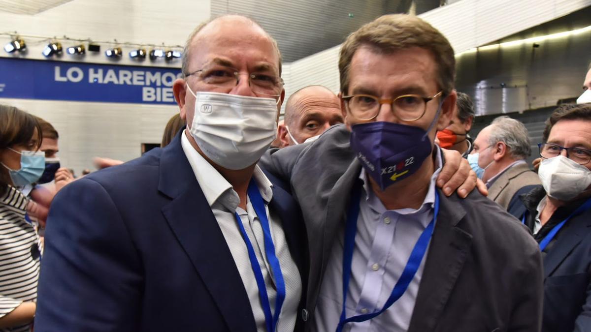 José Antonio Monago y Alberto Núñez Feijóo, en el XX Congreso Nacional del Partido Popular.