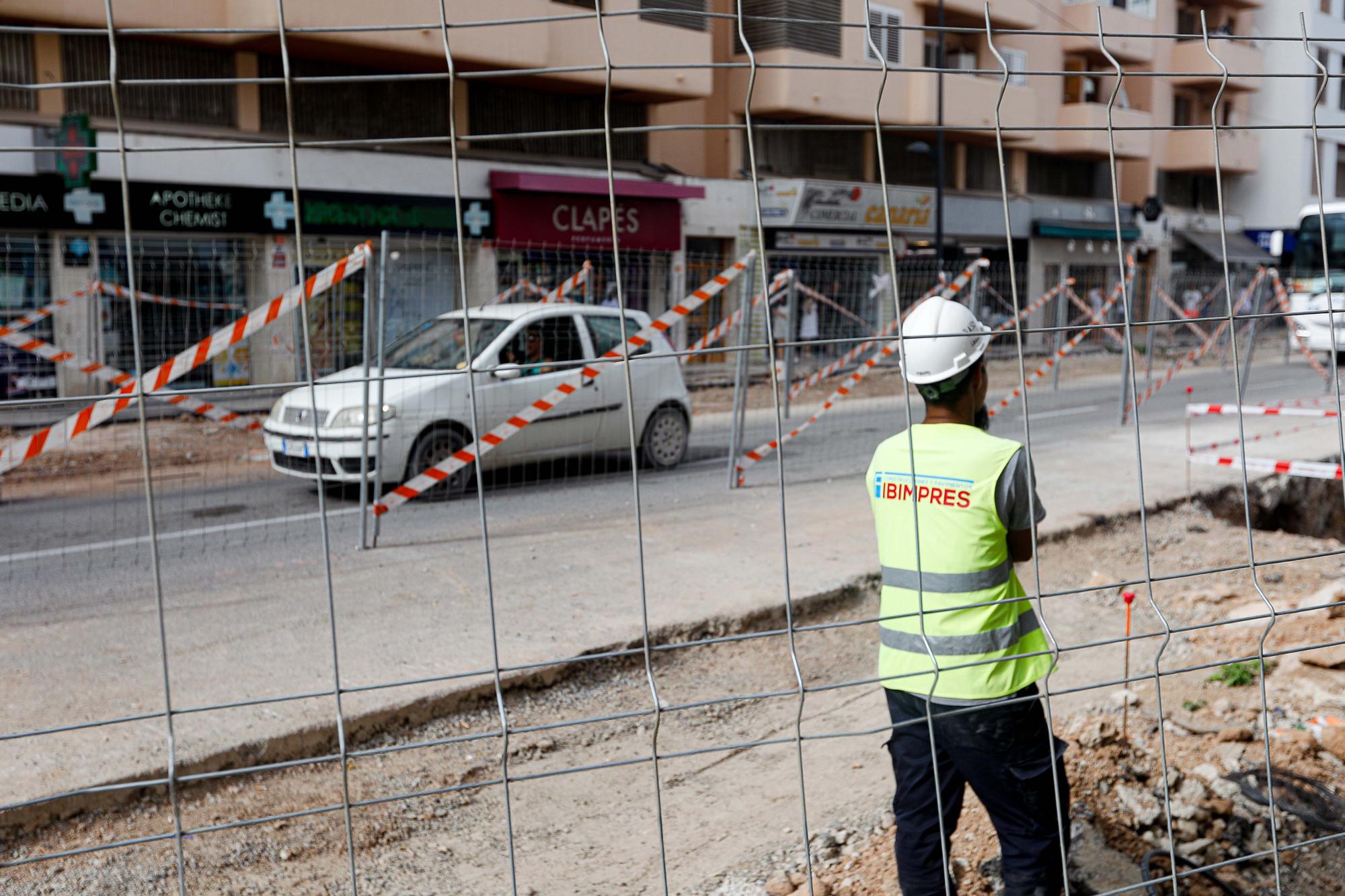 Un escape de gas obliga a cortar una avenida de Ibiza