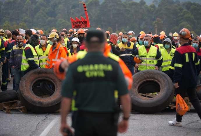 Protestas contra los despidos en Alcoa San Cibrao