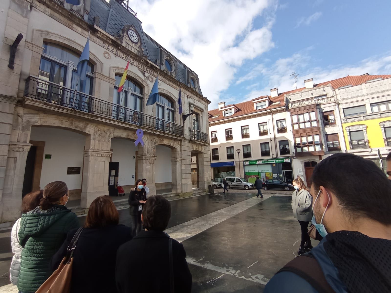 Así ha sido la primera visita guiada a Pola de Siero hecha por los estudiantes de turismo