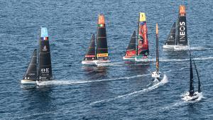 Los seis equipos que compiten en la regata preliminar de la Copa América de vela de Jeddah en el último entreno oficial.