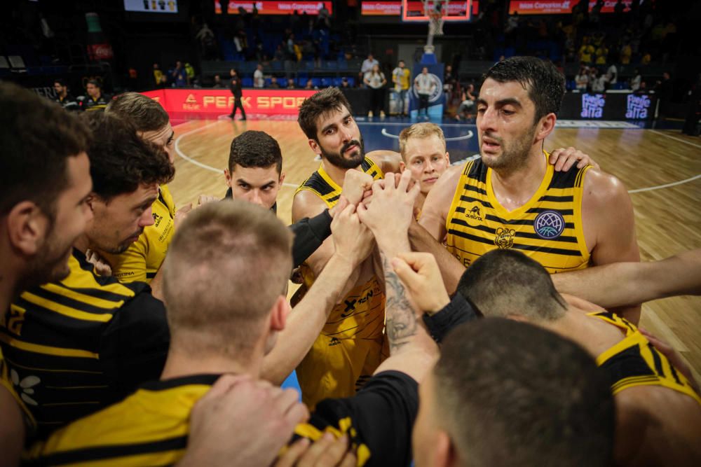 Partido Iberostar Tenerife - Filou Oostende octavos de final de la Basketball Champions League  | 03/03/2020 | Fotógrafo: Andrés Gutiérrez Taberne