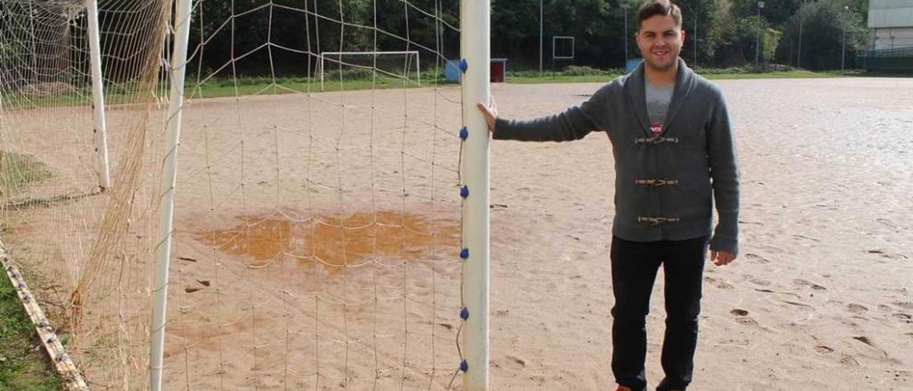 Pelayo Suárez, ayer, en el actual campo de arena de Noreña.