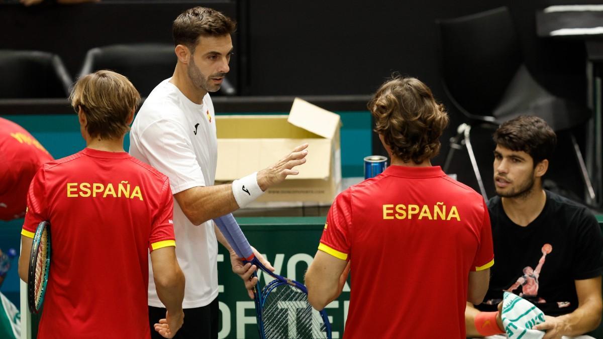 Marcel Granollers y Carlos Alcaraz, durante un entrenamiento