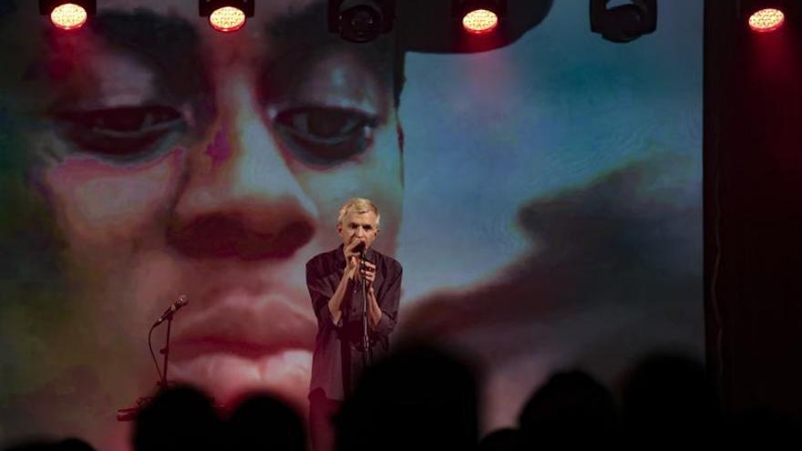 El sueco Jay-Jay Johanson electriza la noche en La Vega con su música | IRMA COLLÍN