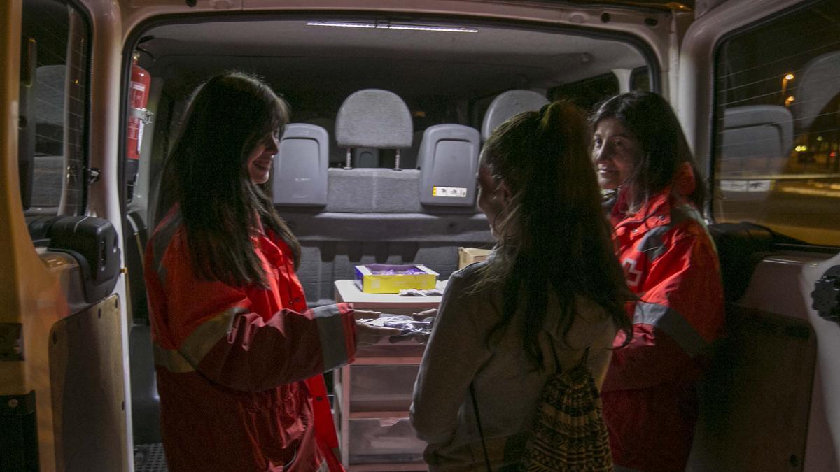 Cruz roja trabajando con un programa de atención a prostitutas en Elche