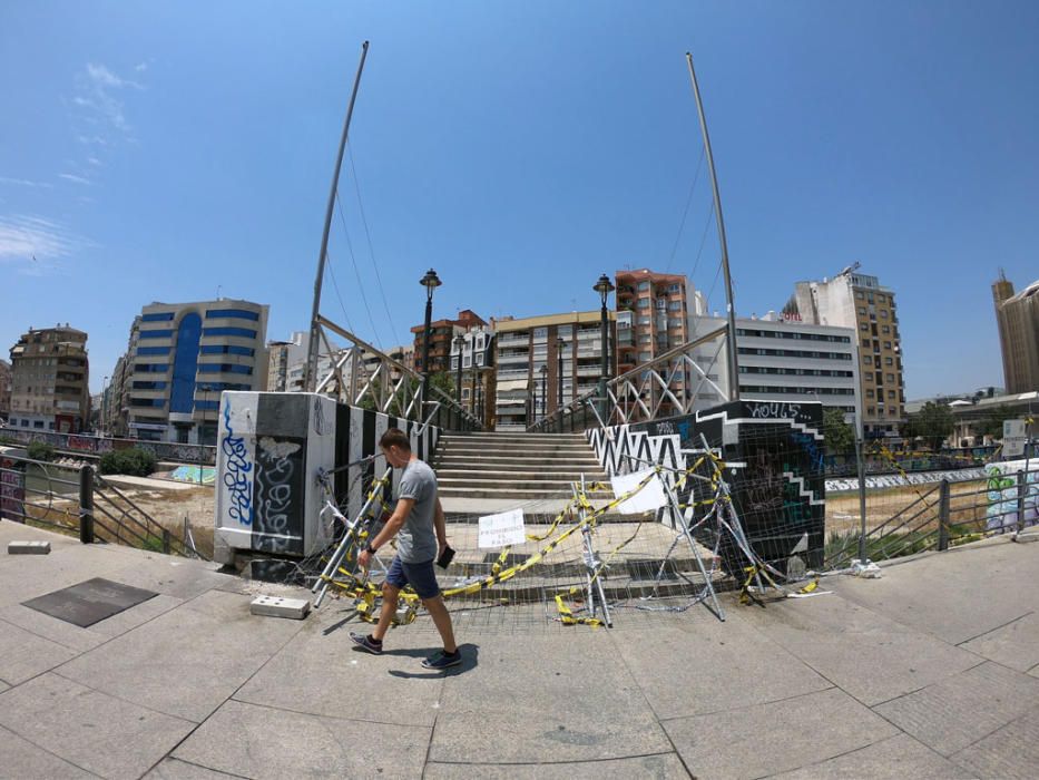 La nueva pasarela peatonal que sustituirá a la que ahora conecta El Perchel con la explanada del CAC se construirá en año y medio.