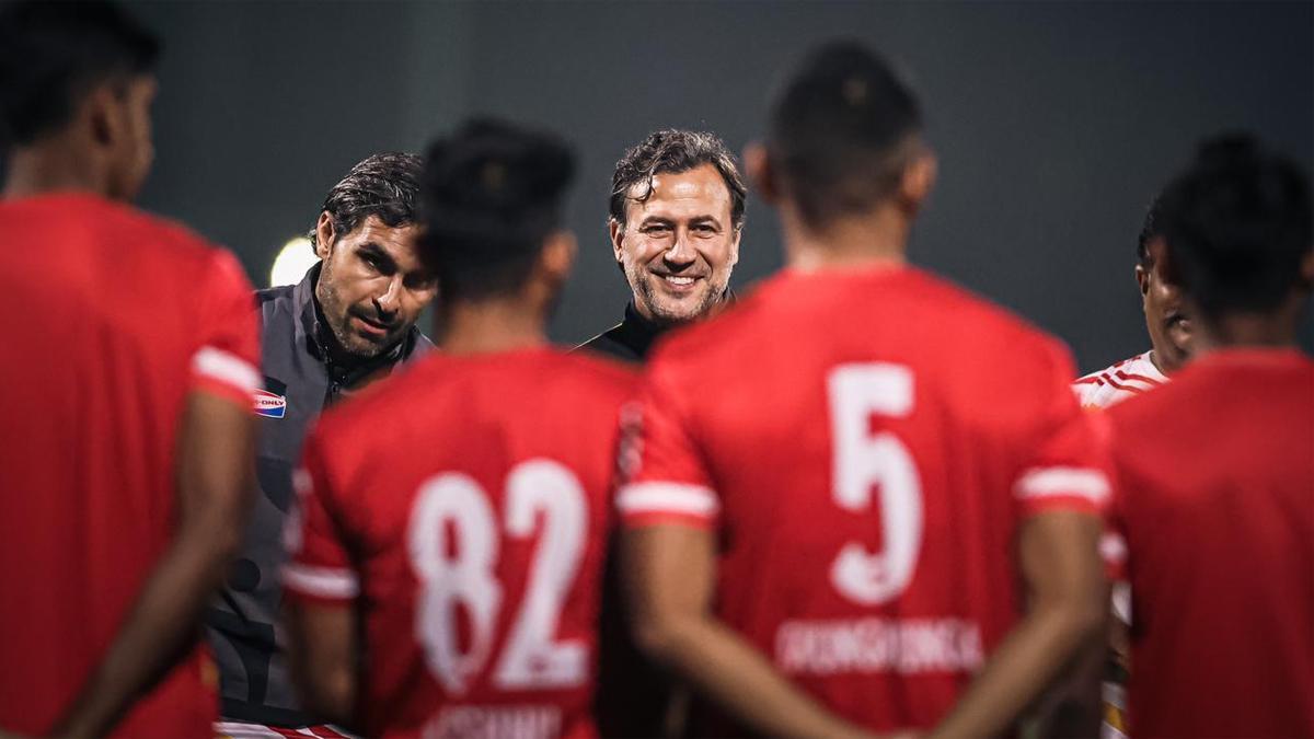 Carles Cuadrat, está dirigiendo con éxito al Emami East Bengal FC de la India