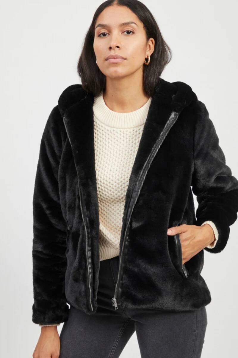 Abrigo peluche corto y con capucha en color negro