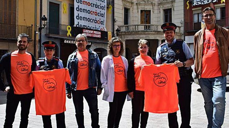 Presentació de la iniciativa a la plaça de Sant Pere, on tindrà lloc la macrocantada el dia 1 de maig