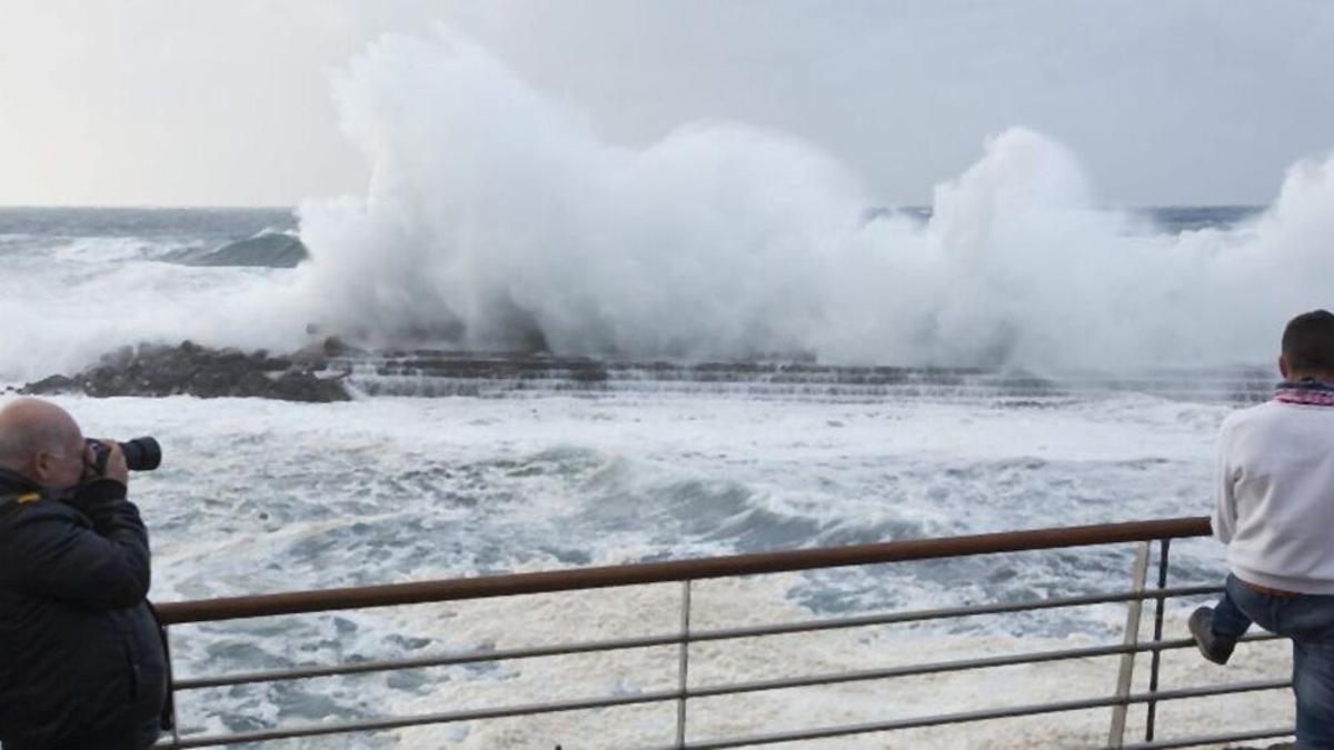 La Aemet activa el aviso amarillo por fenómenos costeros en Tenerife.